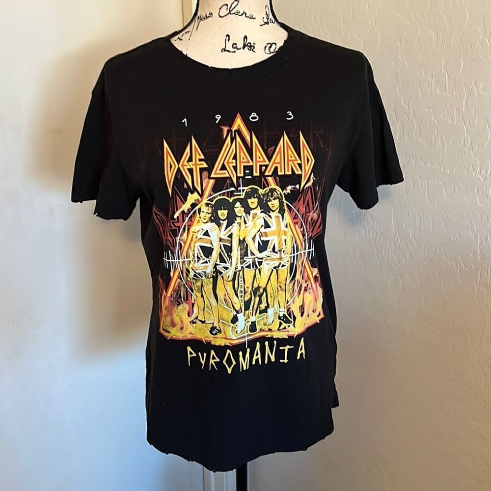 Def Leppard Black Pyromania Reproduction Distressed Graphic Shirt